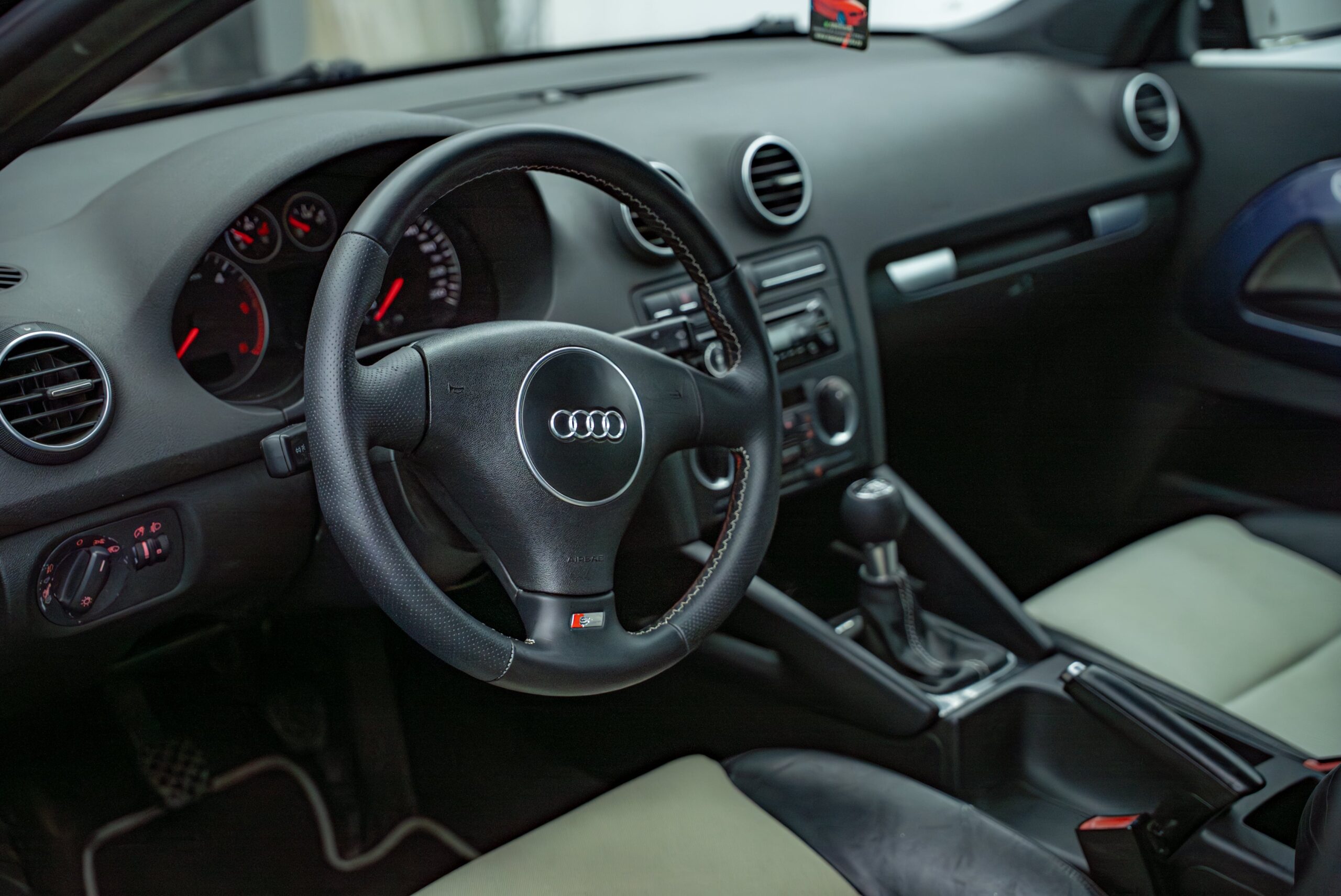audi-a3-custom-rent-a-car-bacau (7)